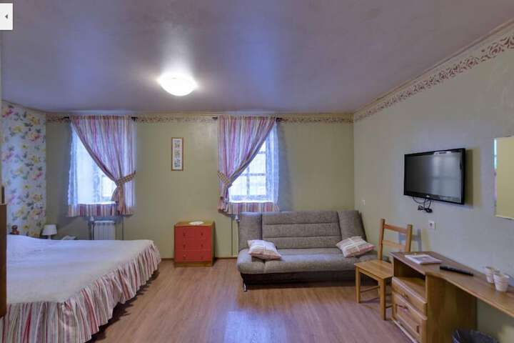 Room 11 of 66