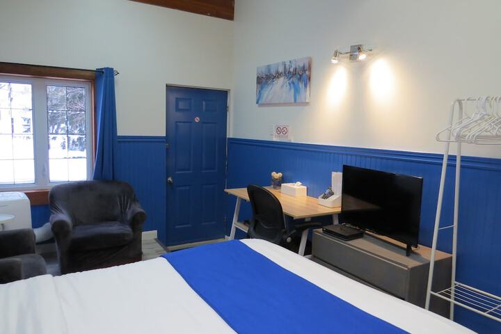 Room 33 of 167
