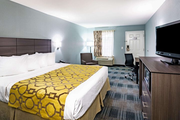 1 King Bed (7 of 13)