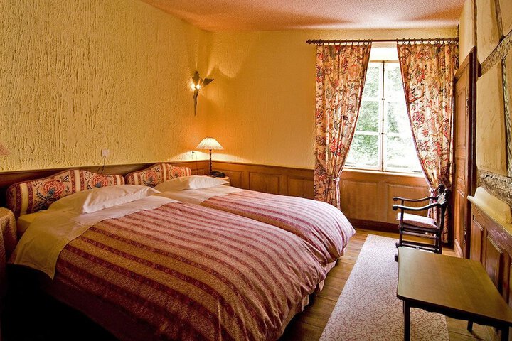 Room 3 of 11