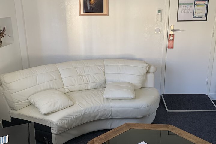 Room 8 of 59