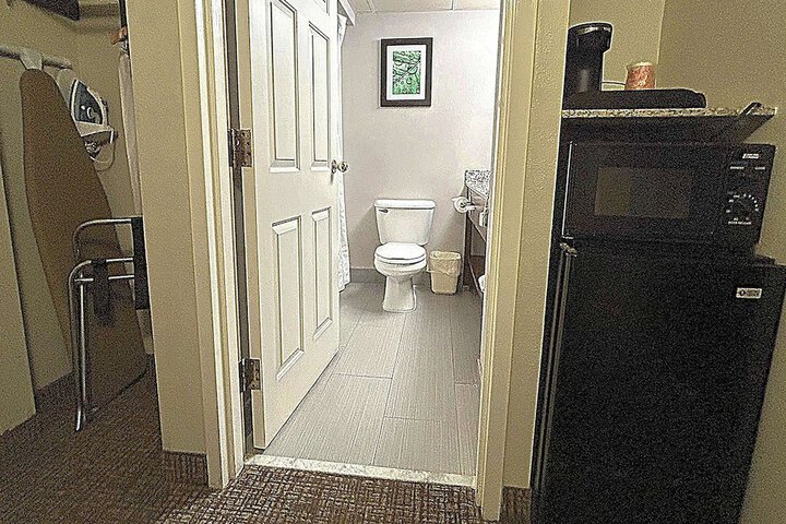 2 Double Beds (7 of 9)