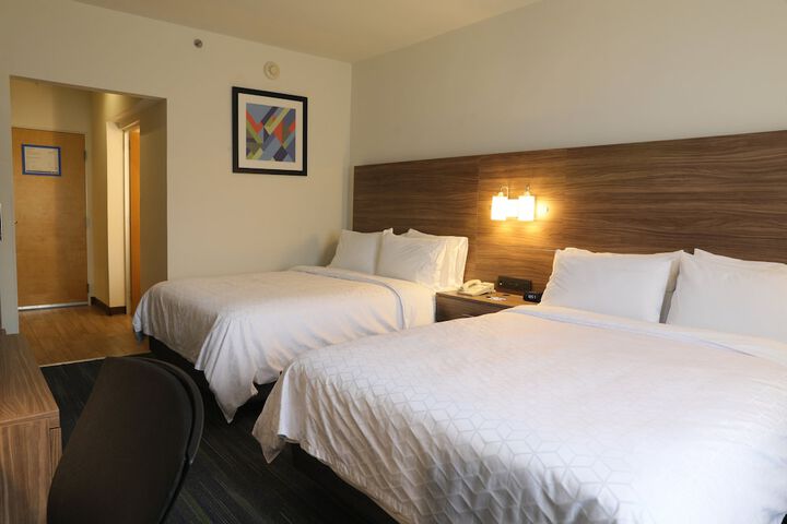 Room 21 of 114