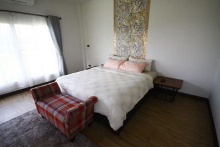 Room 11 of 17