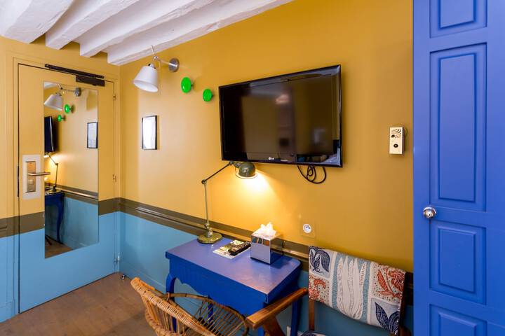 Room 12 of 69