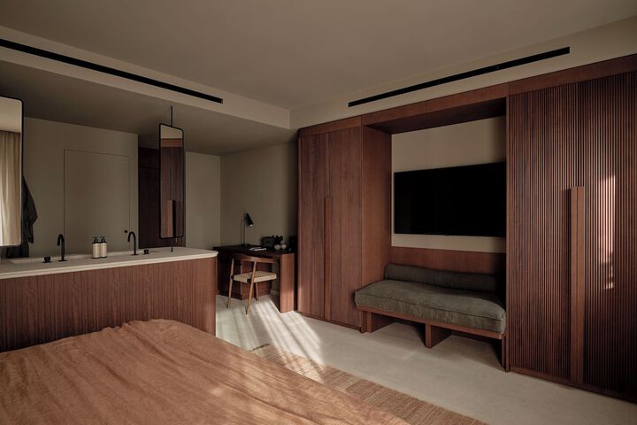 Room 21 of 225
