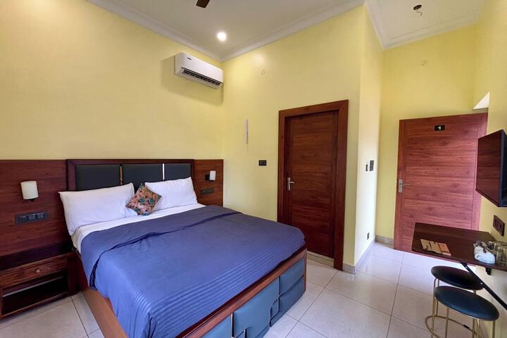 Room 2 of 58