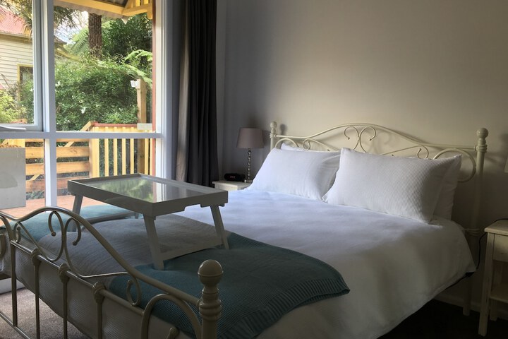 Room 8 of 38