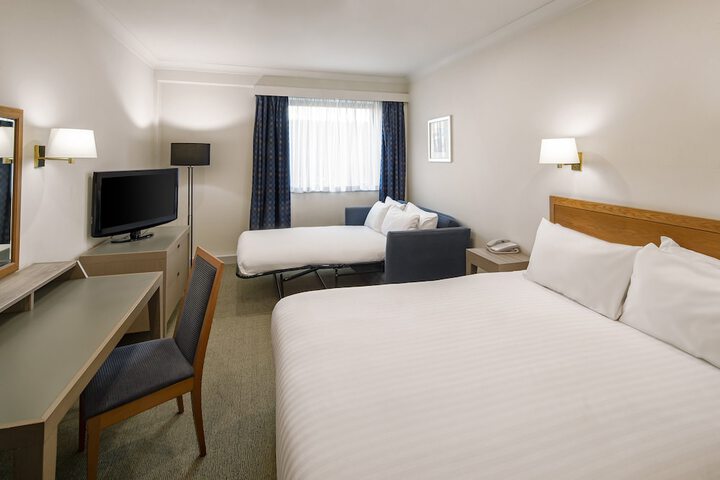 Room 34 of 68