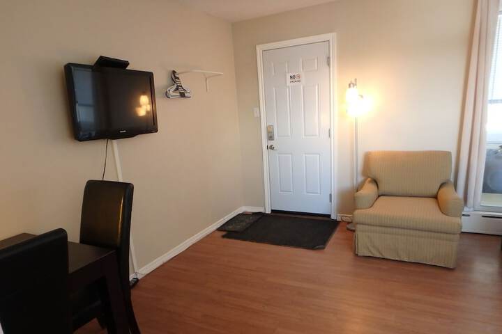 Room 32 of 43