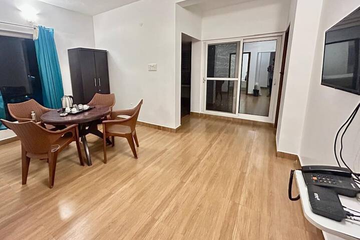 Room 10 of 27