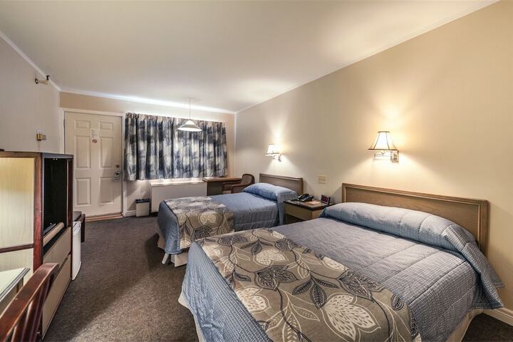 Room 18 of 28