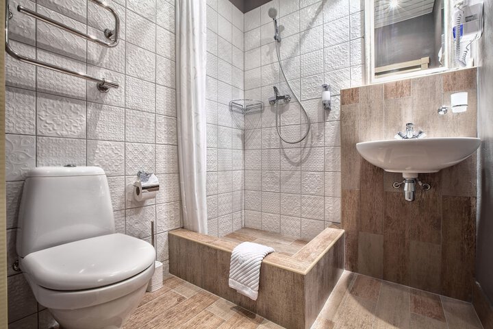 Room 15 of 23