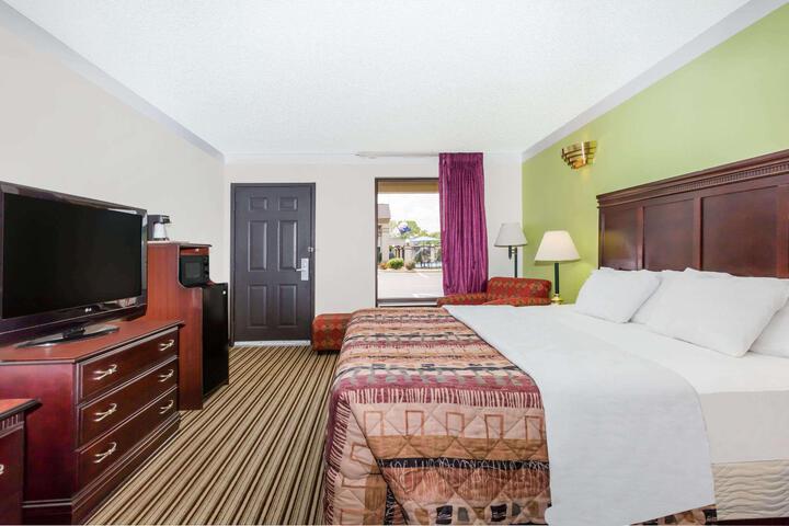2 Double Beds (7 of 7)
