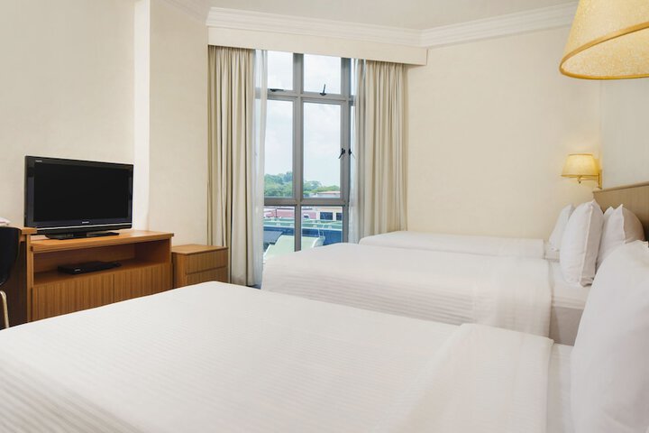 Room 33 of 44