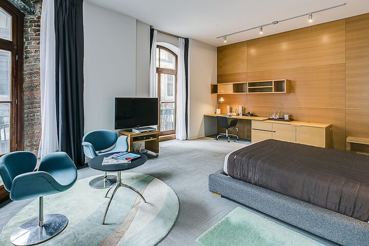 Room 18 of 118