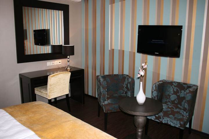 Room 6 of 62
