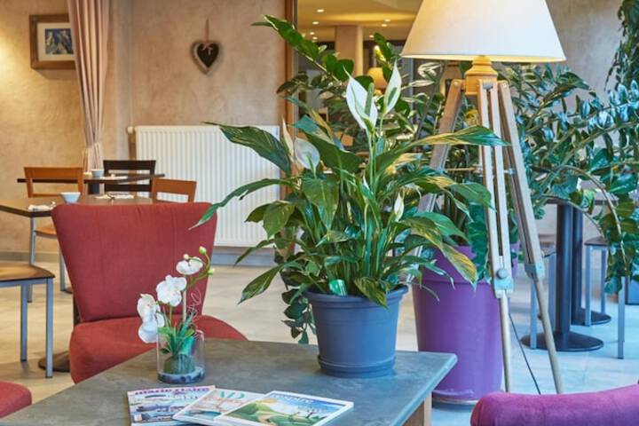 Guest Lobby