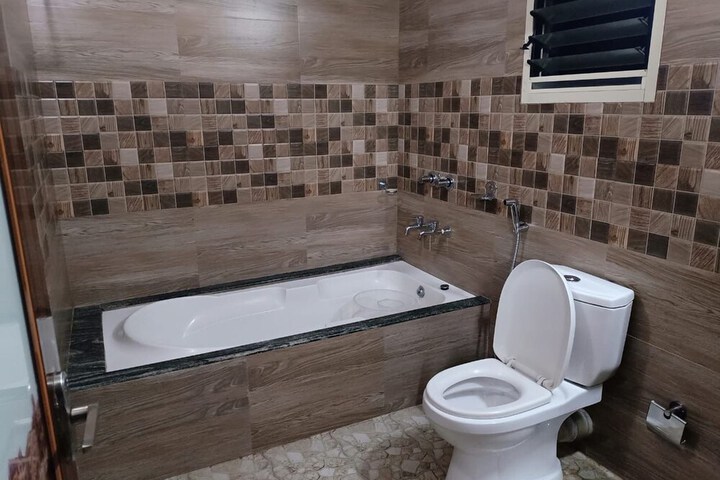 Room 15 of 19