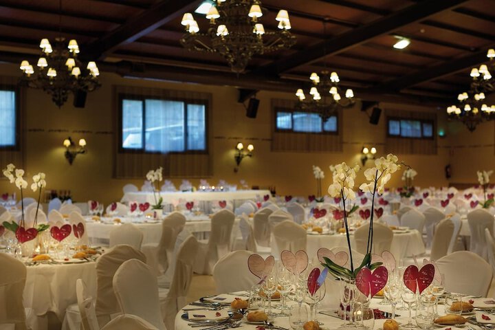 Ballroom/Hall 101 of 122