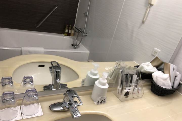 Room 30 of 53
