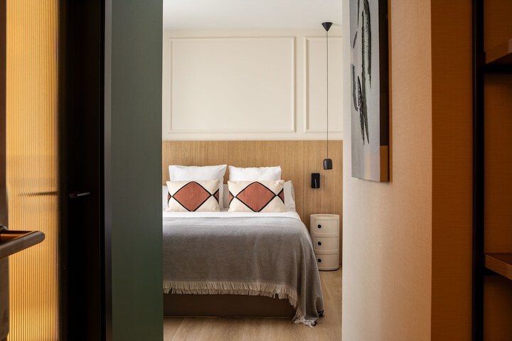 Room 17 of 43