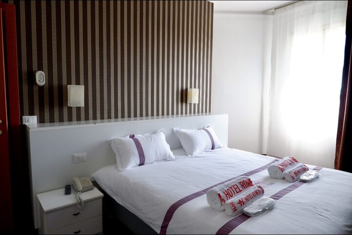 Room 12 of 28