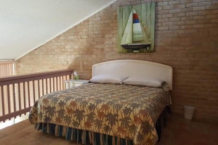 Room 10 of 21