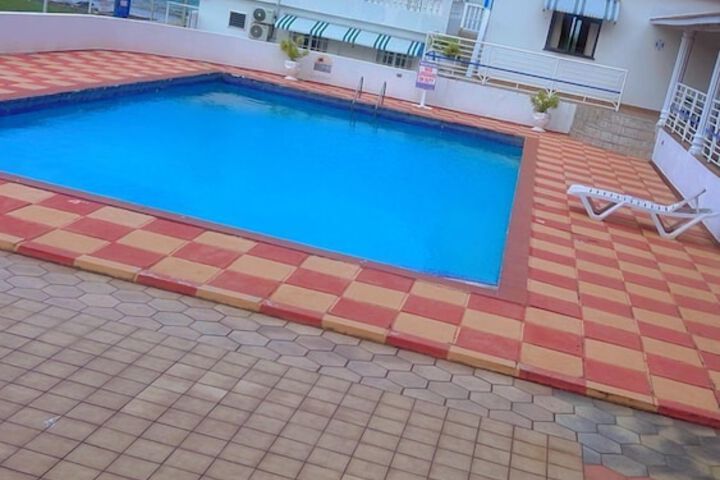 Hotel Pool
