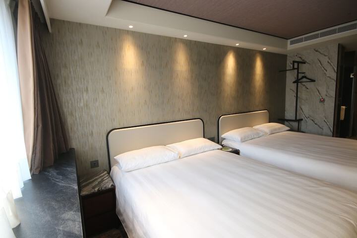 Room 26 of 58