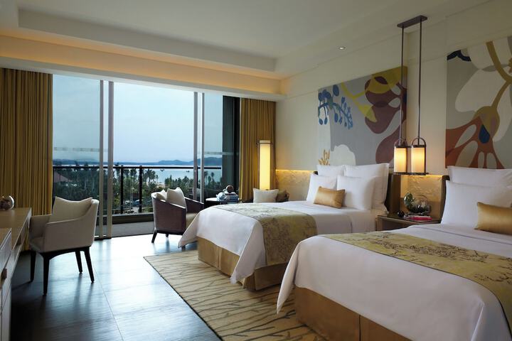 Room 40 of 145