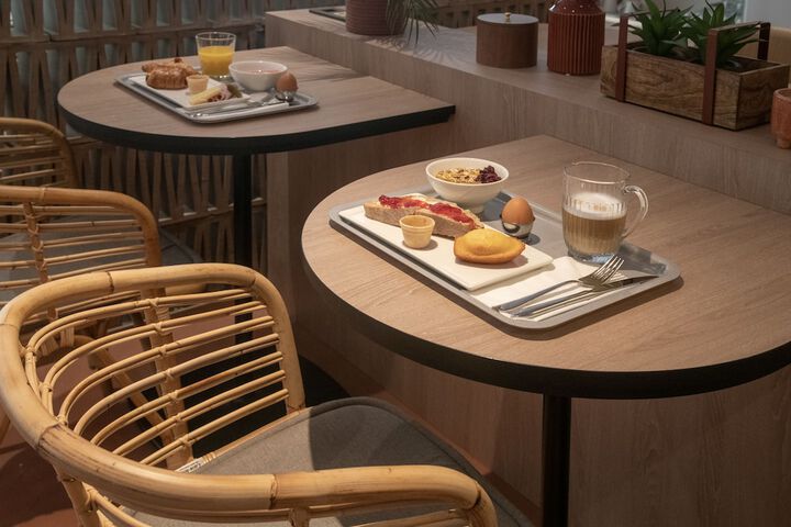 Breakfast/Coffee Service 27 of 55