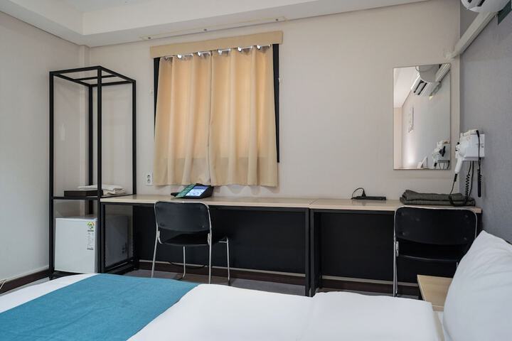 Room 57 of 85