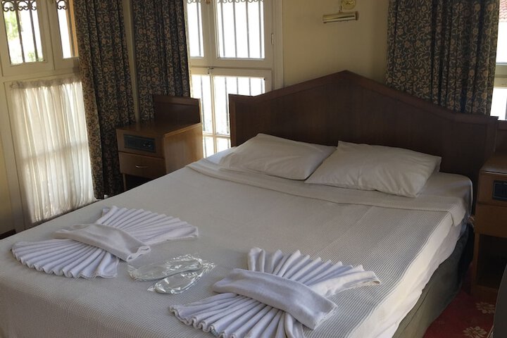 Room 4 of 35