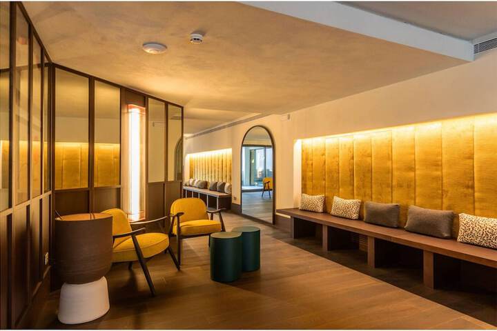Hotel Interior 3 of 265