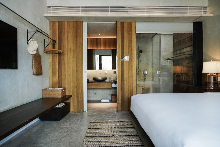 Room 6 of 35