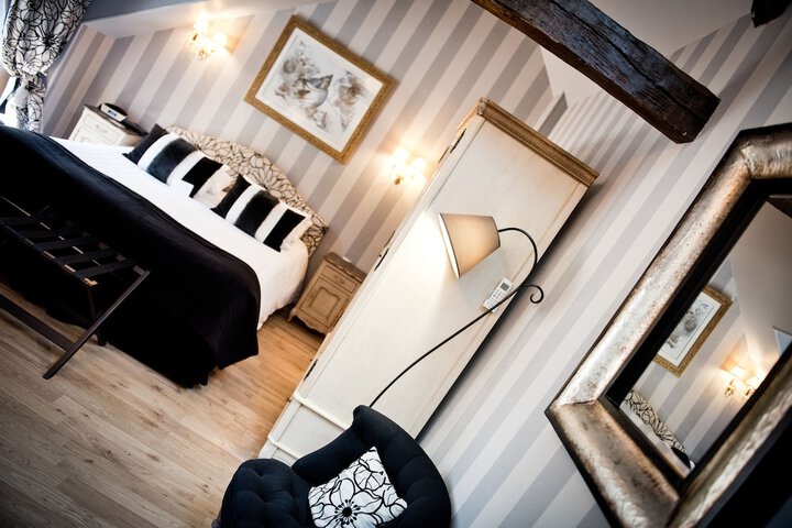 Room 2 of 38