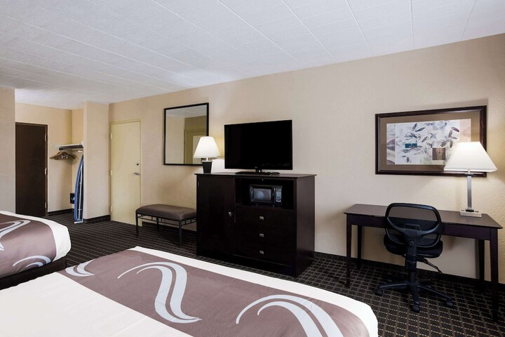 Room 8 of 36