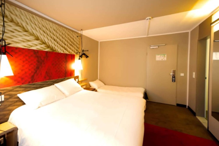 Room 8 of 69