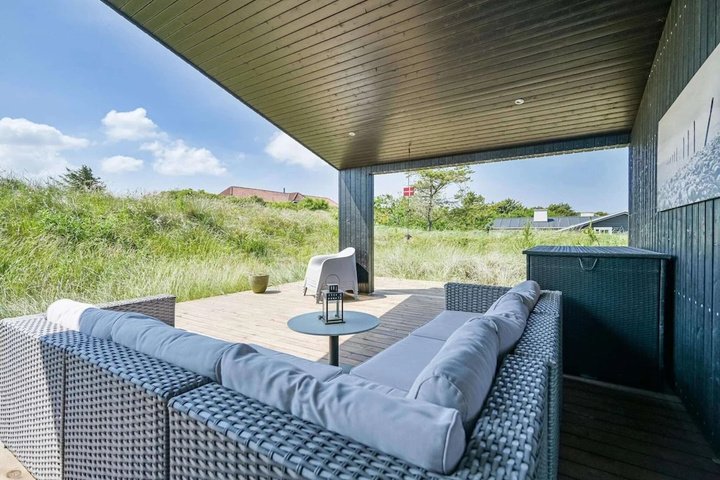 Terrace/Patio 7 of 16