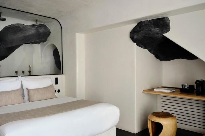 Room 164 of 303