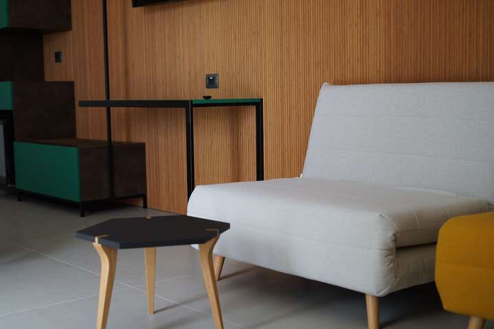Room 32 of 68