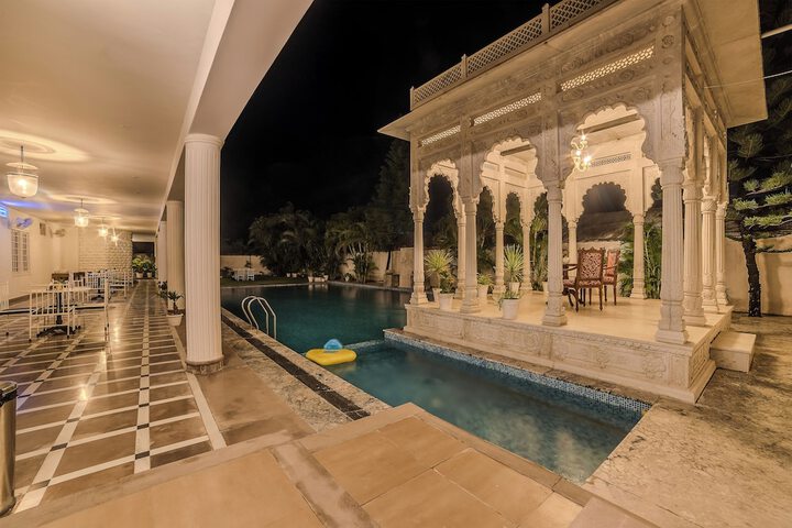 Pool 44 of 74