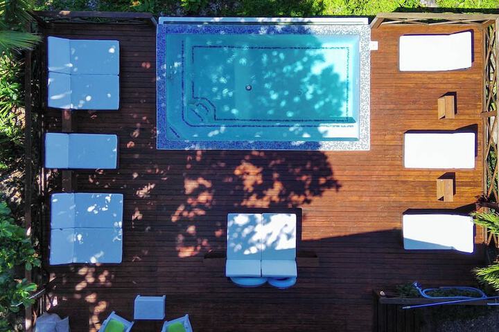 Pool 262 of 292