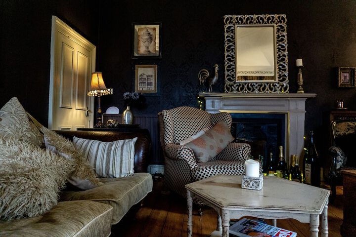 Lounge 40 of 58