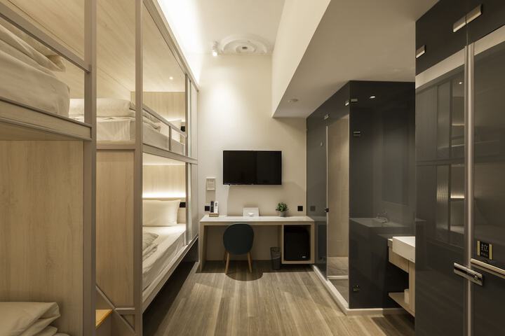 Room 34 of 66