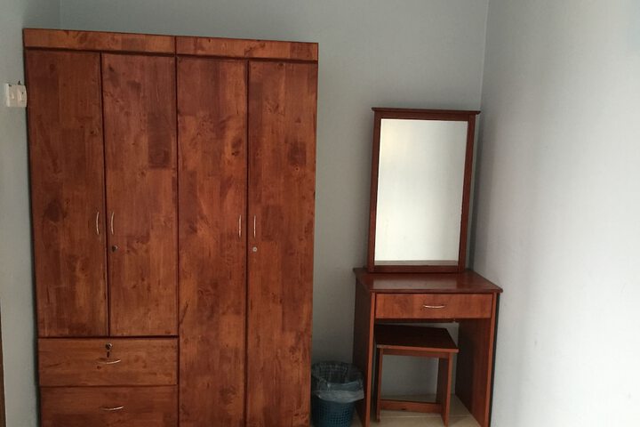 Room 28 of 33