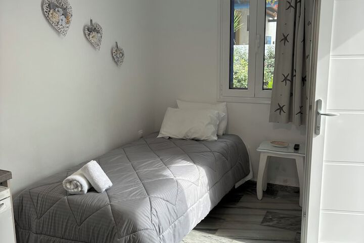 Room 35 of 165