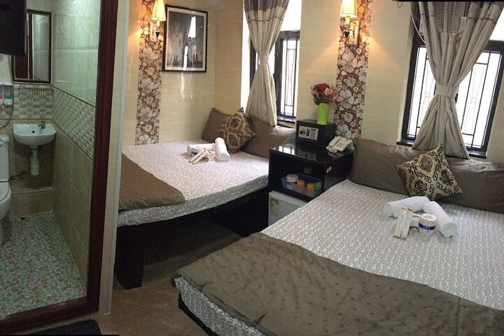 Room 16 of 44
