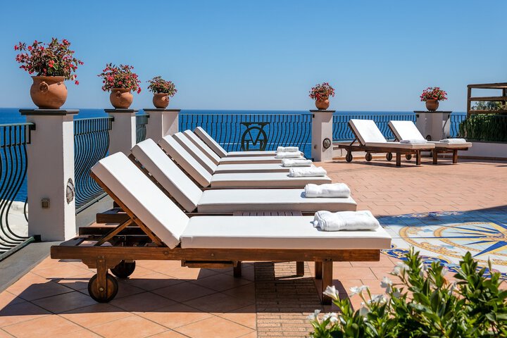 Sundeck 219 of 260